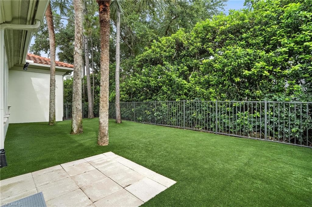 2547 Avila Ln, Naples, FL 34105-41