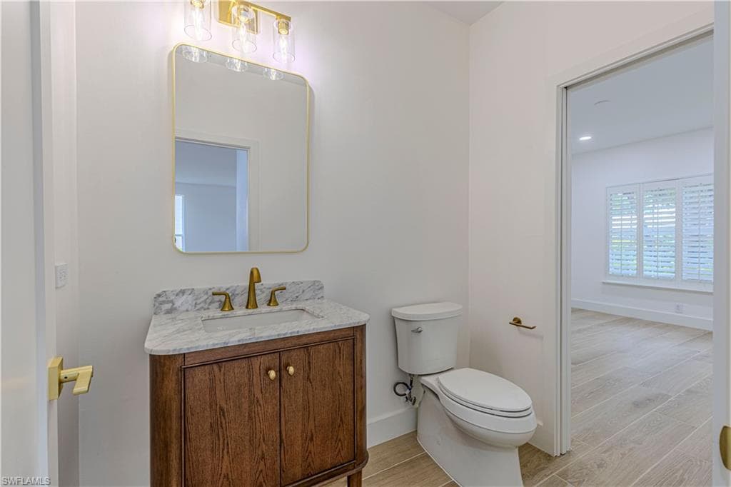 9217 Troon Lakes Dr, Naples, FL 34109-14