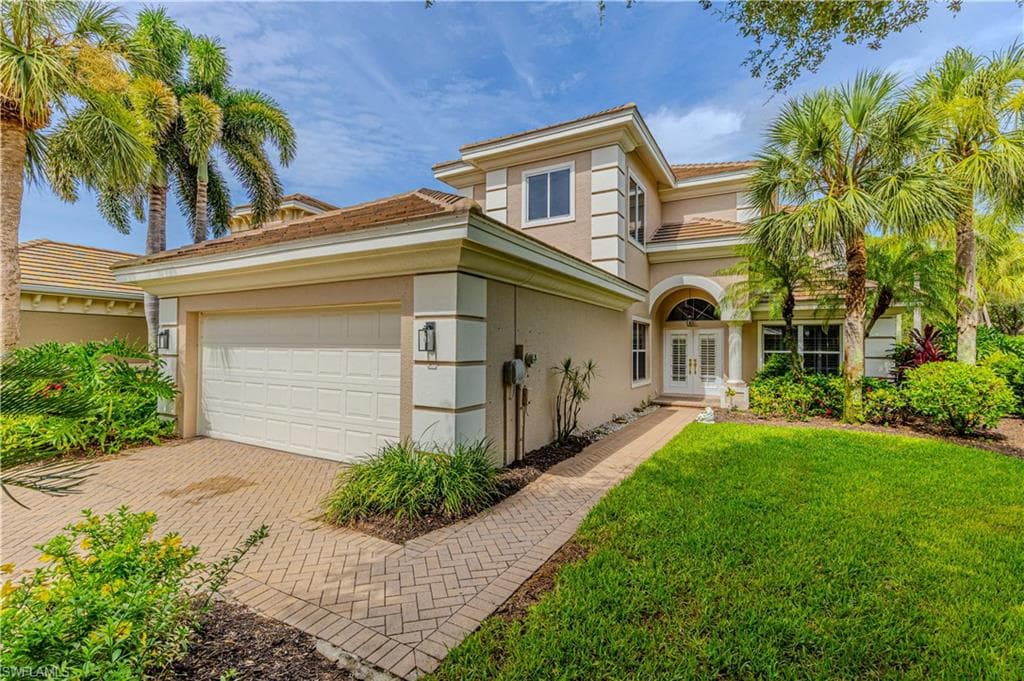 9217 Troon Lakes Dr, Naples, FL 34109-20