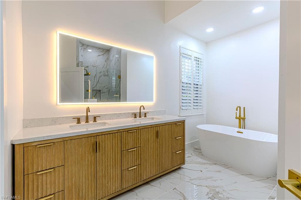 9217 Troon Lakes Dr, Naples, FL 34109-7