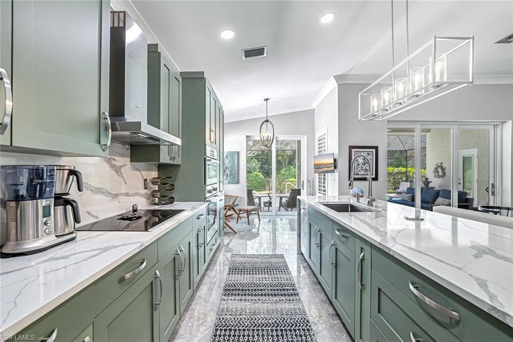 8844 Ventura Way, Naples, FL 34109-9