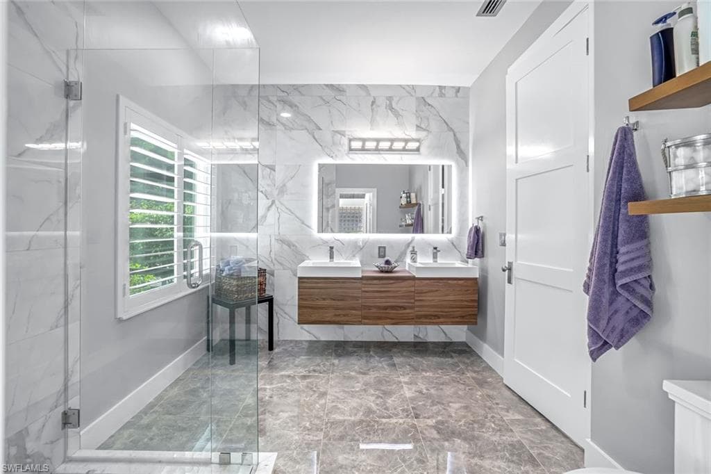 8844 Ventura Way, Naples, FL 34109-15
