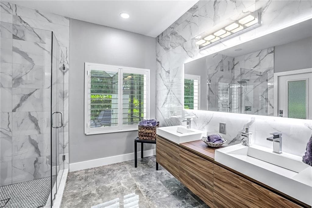8844 Ventura Way, Naples, FL 34109-16