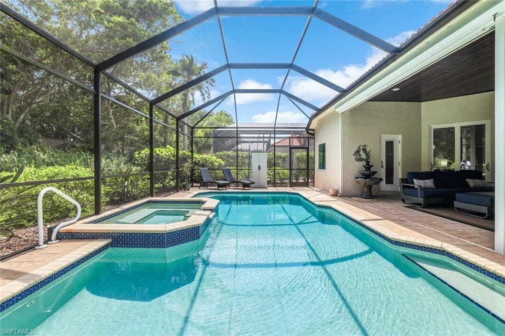 8844 Ventura Way, Naples, FL 34109-26