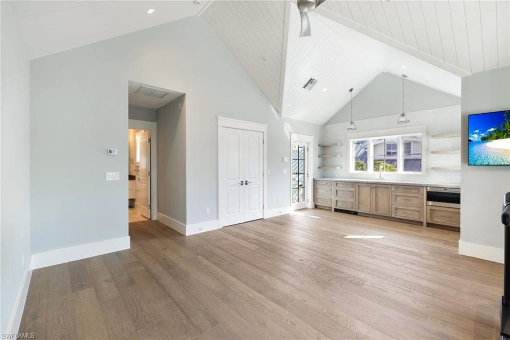 91 14th St S, Naples, FL 34102-22