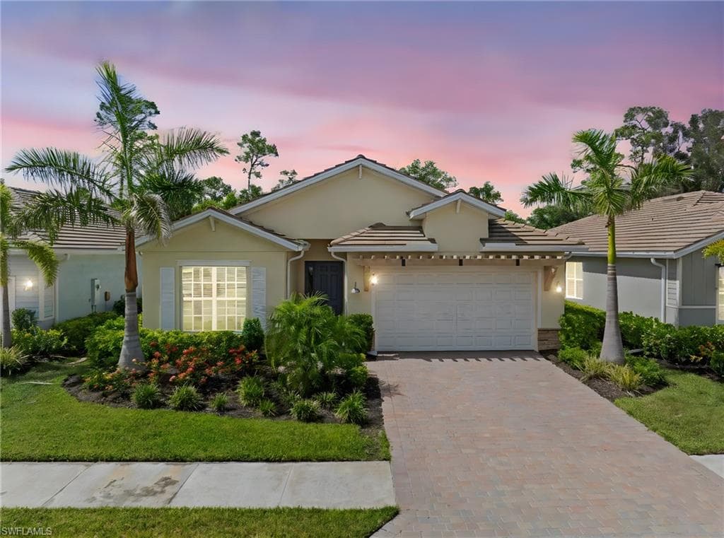 428 Polihale Way, Naples, FL 34114-2