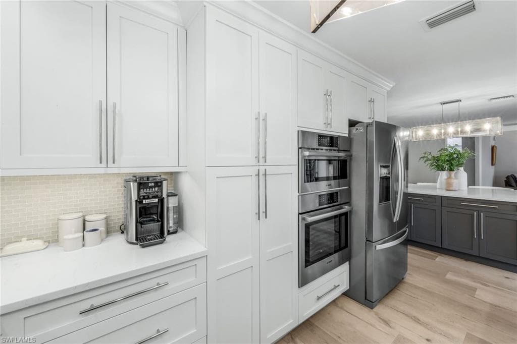 27984 Carl Cir, Bonita Springs, FL 34135-8