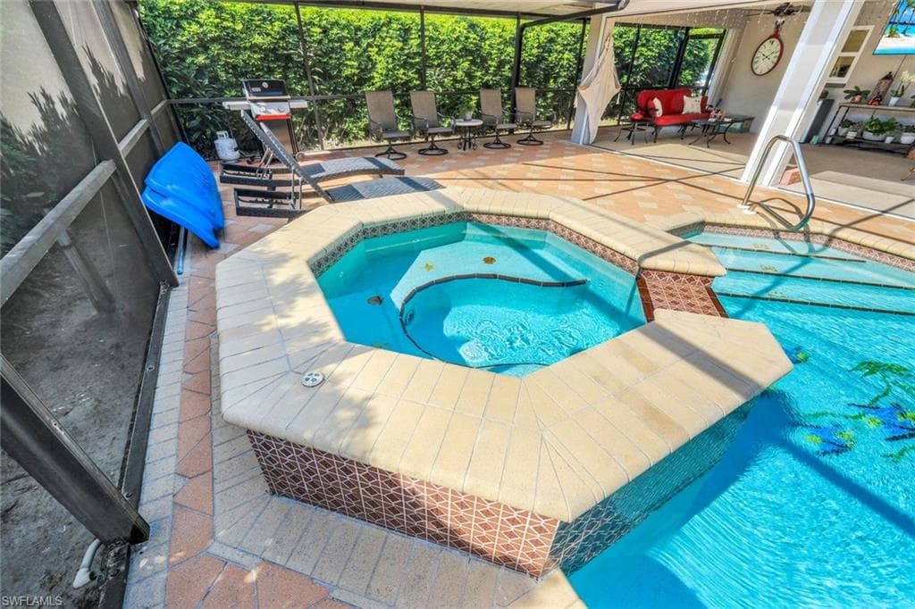 27984 Carl Cir, Bonita Springs, FL 34135-34