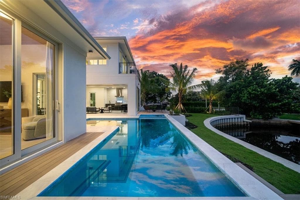 1645 Bonita Ct, Naples, FL 34102-34