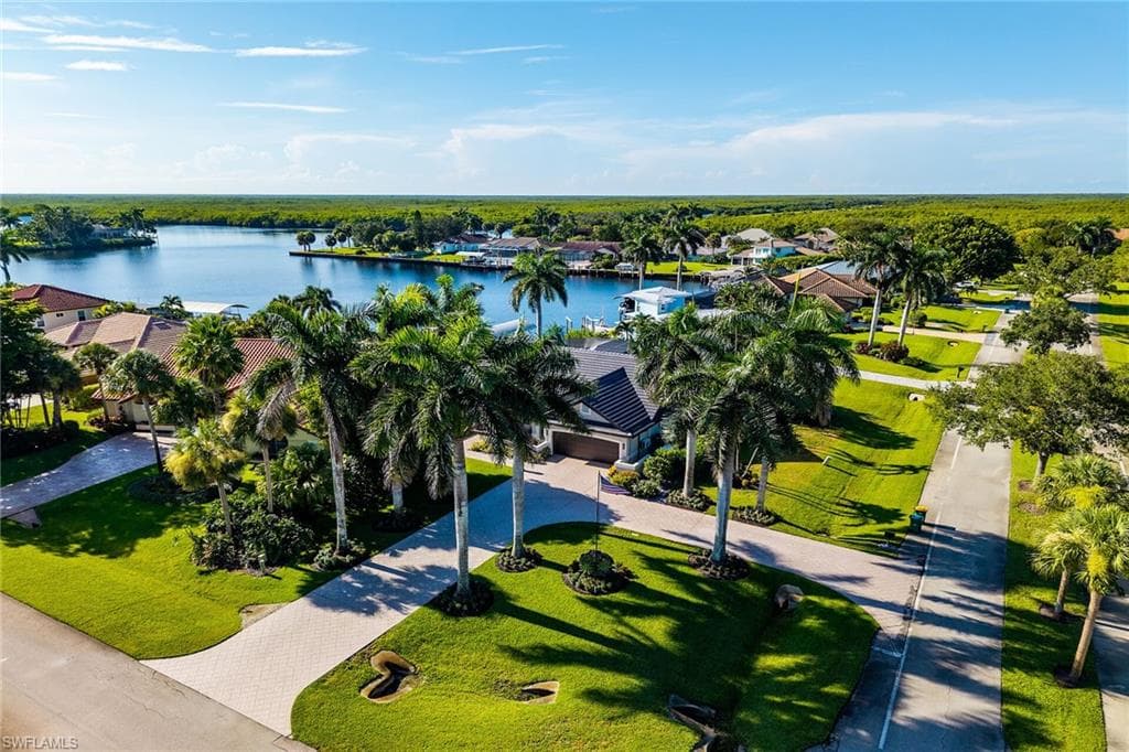 123 Newport Dr, Naples, FL 34114-0