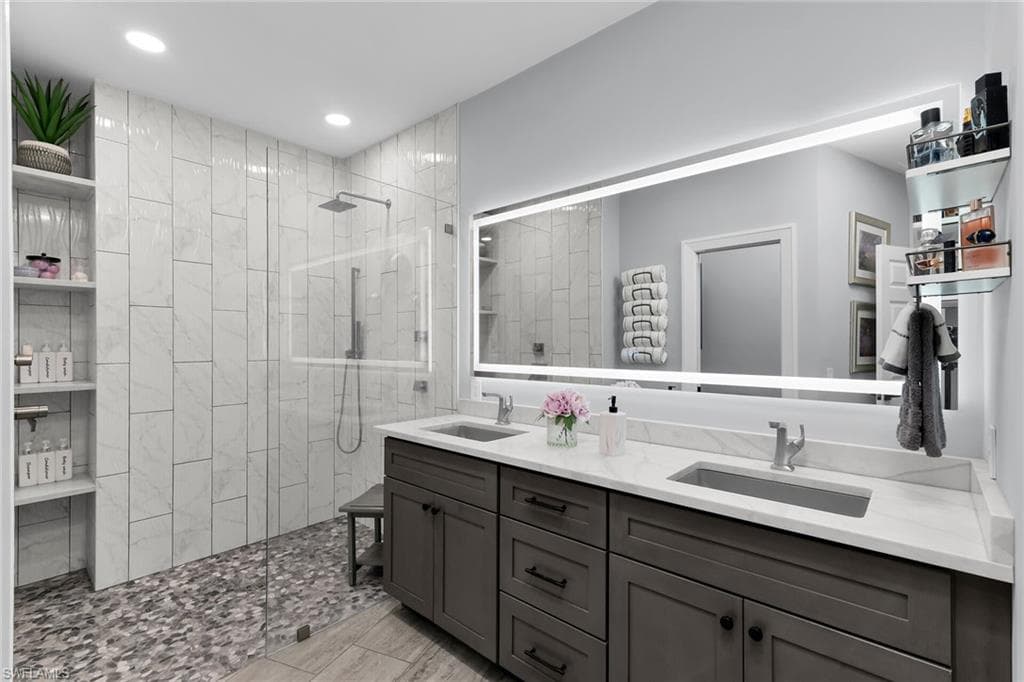 123 Newport Dr, Naples, FL 34114-22
