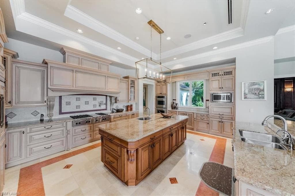 2116 Canna Way, Naples, FL 34105-15
