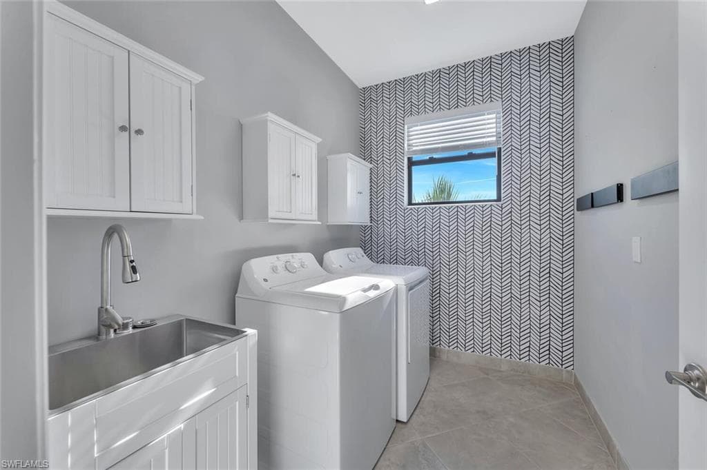 12260 Red Pine Pl, Estero, FL 33928-33