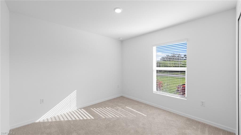 515 Redwood Ave S, Lehigh Acres, FL 33974-5
