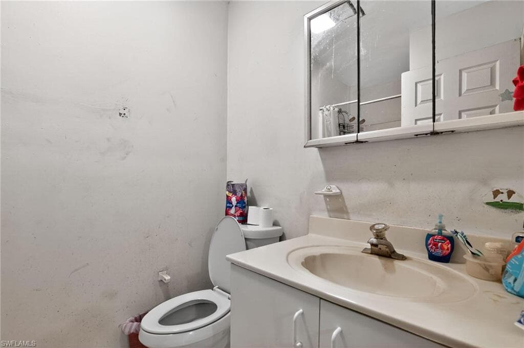 2929 7th St SW, Lehigh Acres, FL 33976-7
