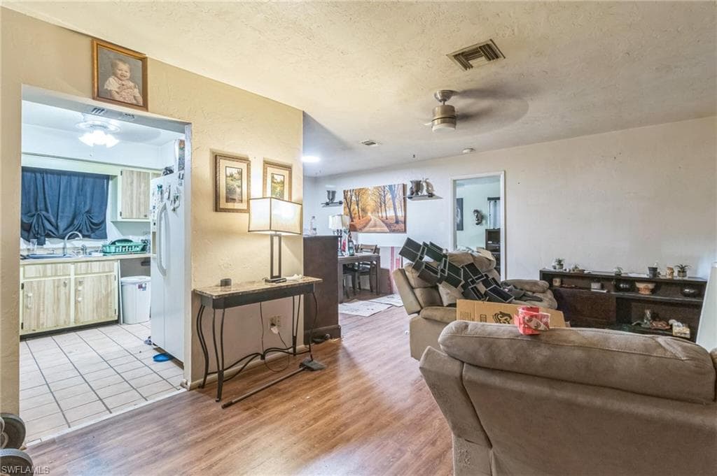 512 Glendale Ave, Lehigh Acres, FL 33936-24