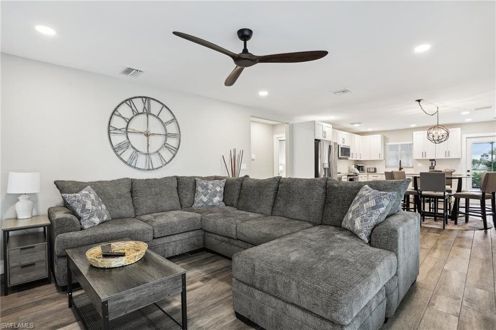 267 Flamingo ST-3