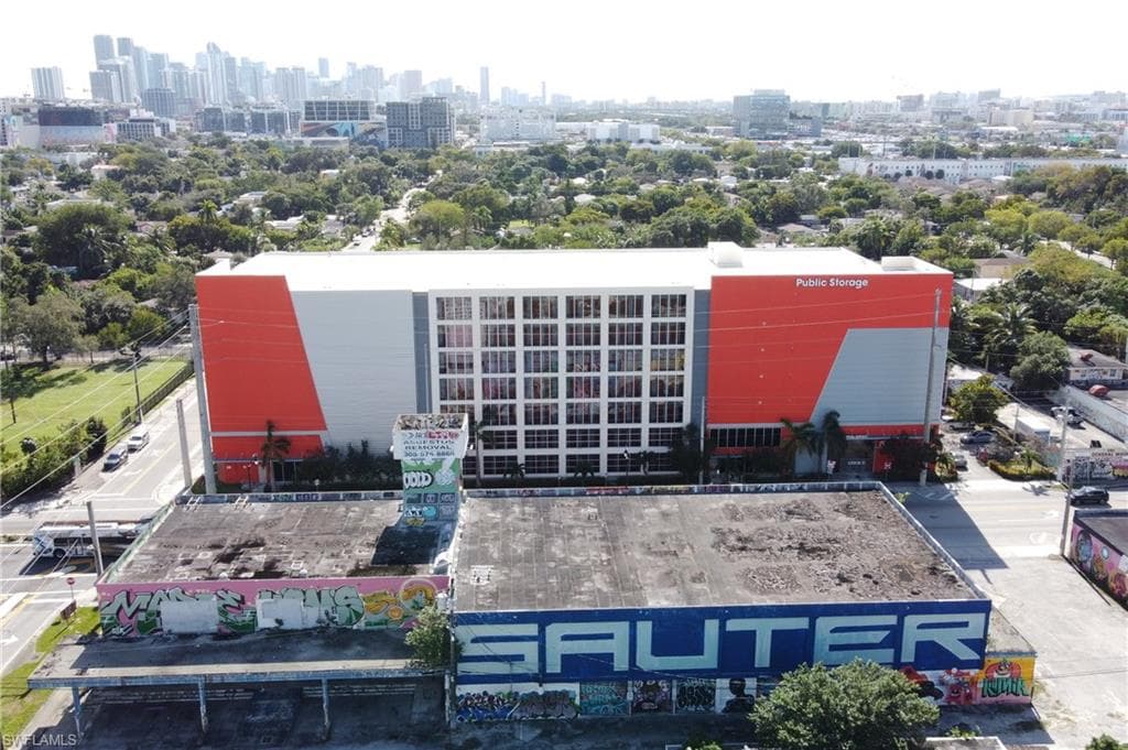 321 NW 37 ST-13