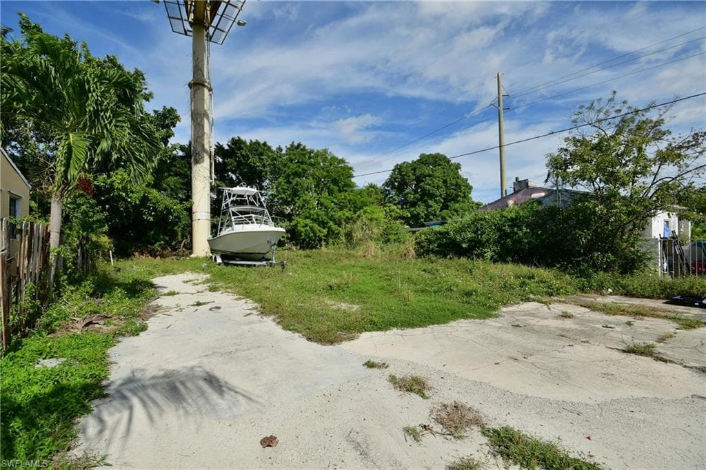 321 NW 37 ST-40