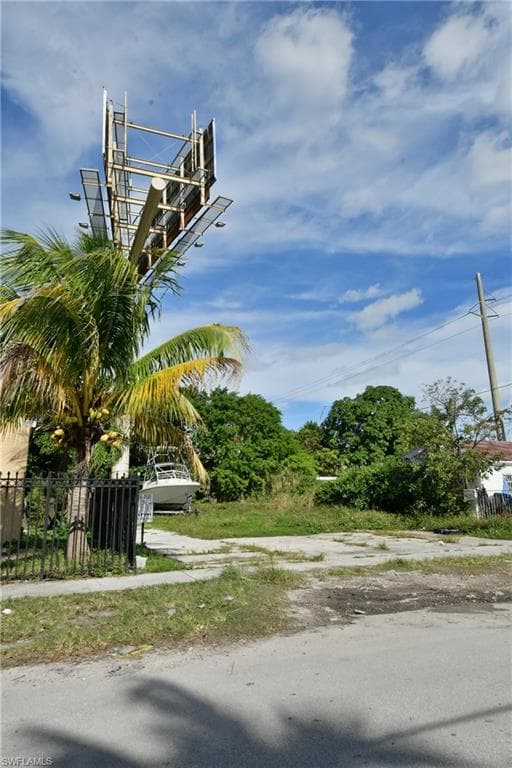 321 NW 37 ST-39