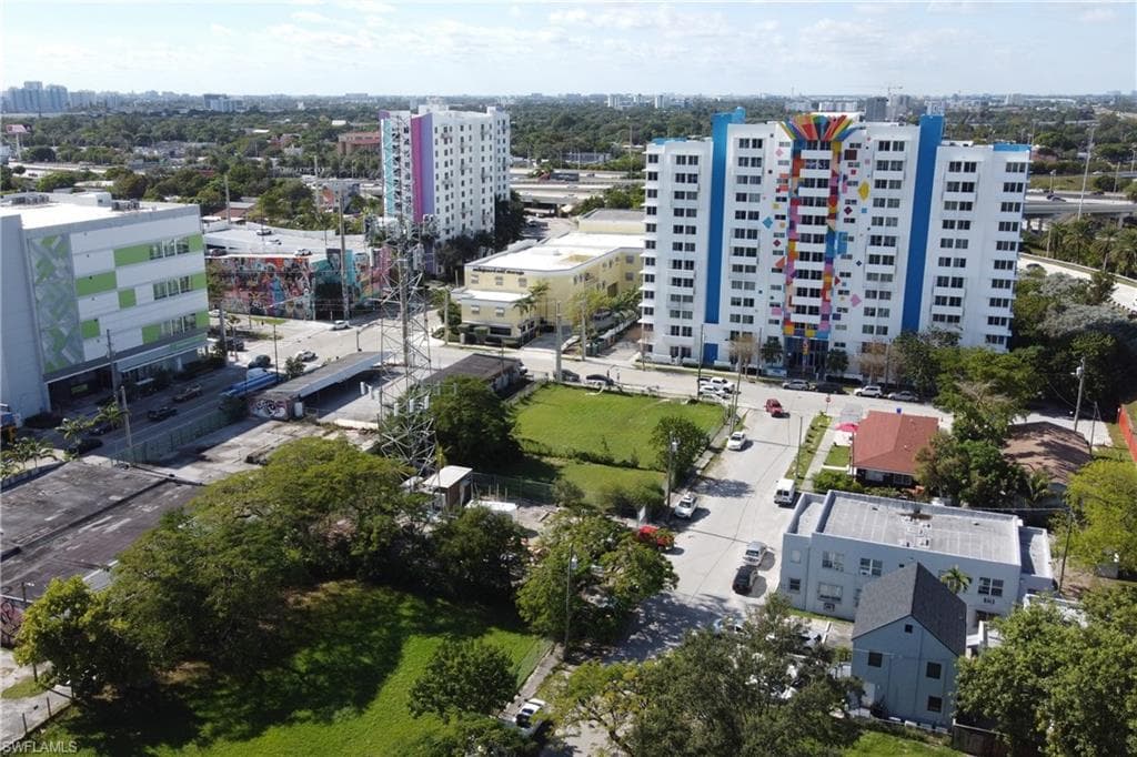 321 NW 37 ST-29