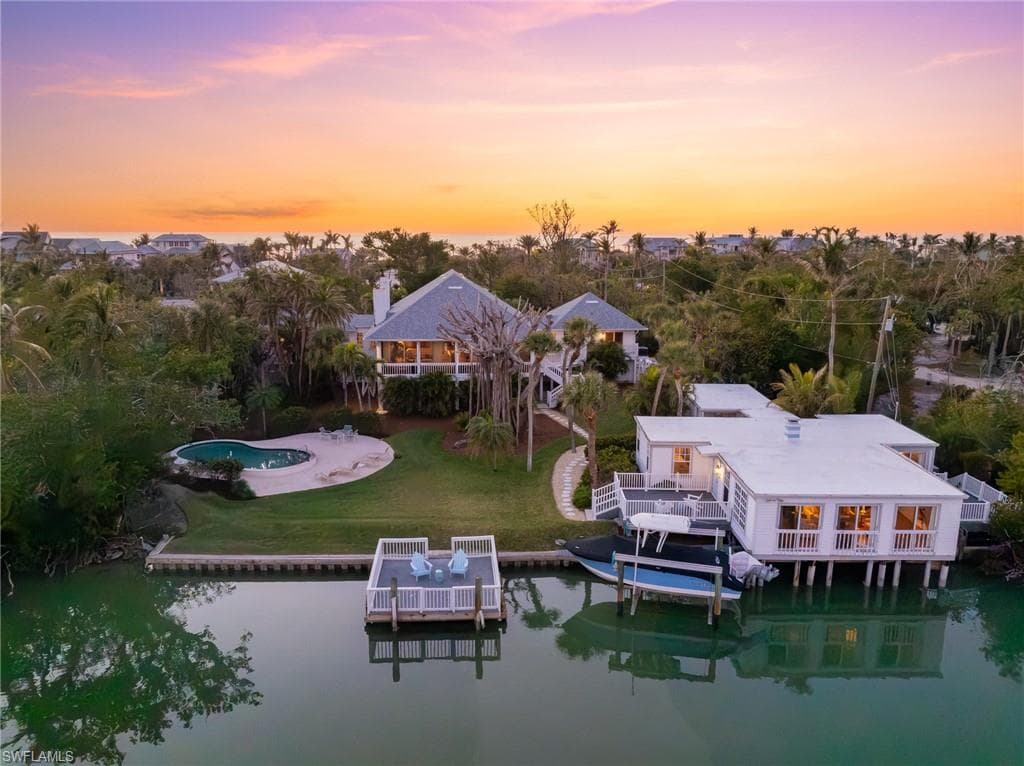 16777 Captiva DR-1