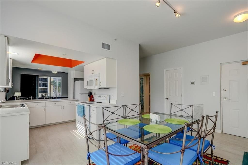 4361 Bay Beach LN # 121, FORT MYERS BEACH FL 33931-9