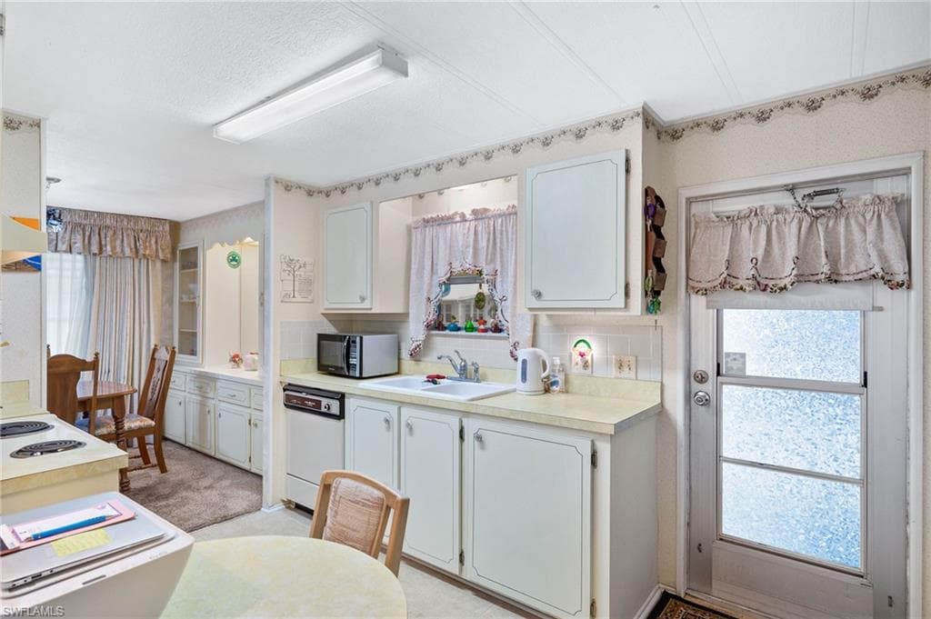 9004 Arbor DR, NORTH FORT MYERS FL 33903-13