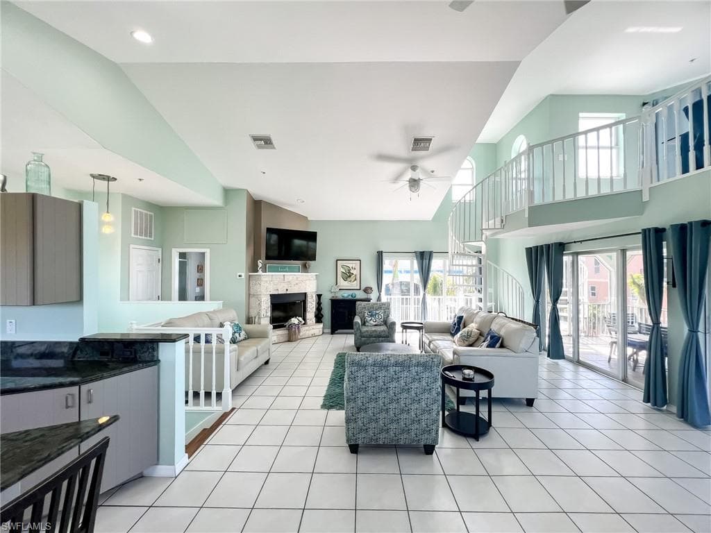 150 White Pelican DR-11