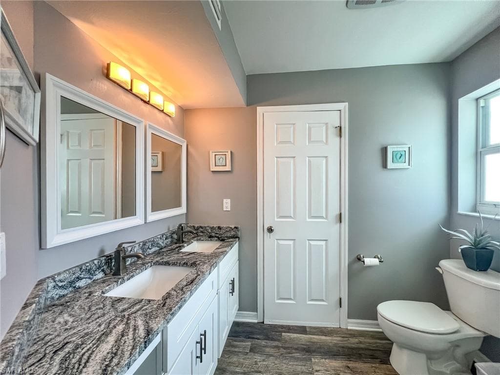150 White Pelican DR-44