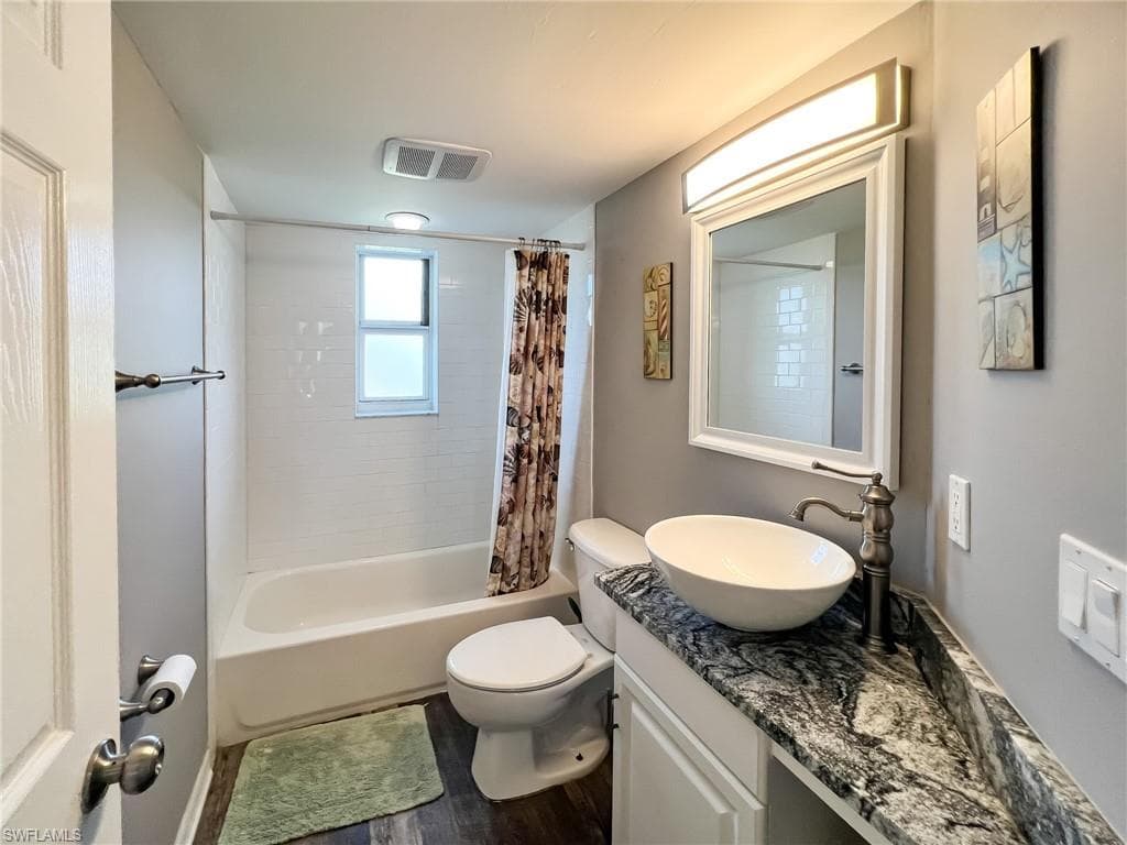 150 White Pelican DR-31