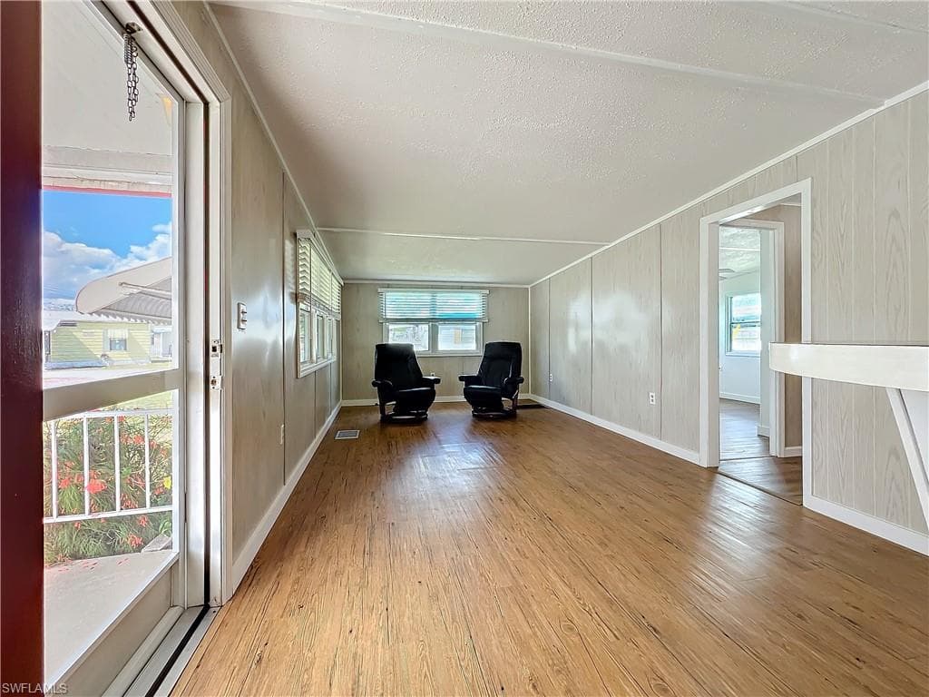 139 Gaslight AVE, NORTH FORT MYERS FL 33917-5