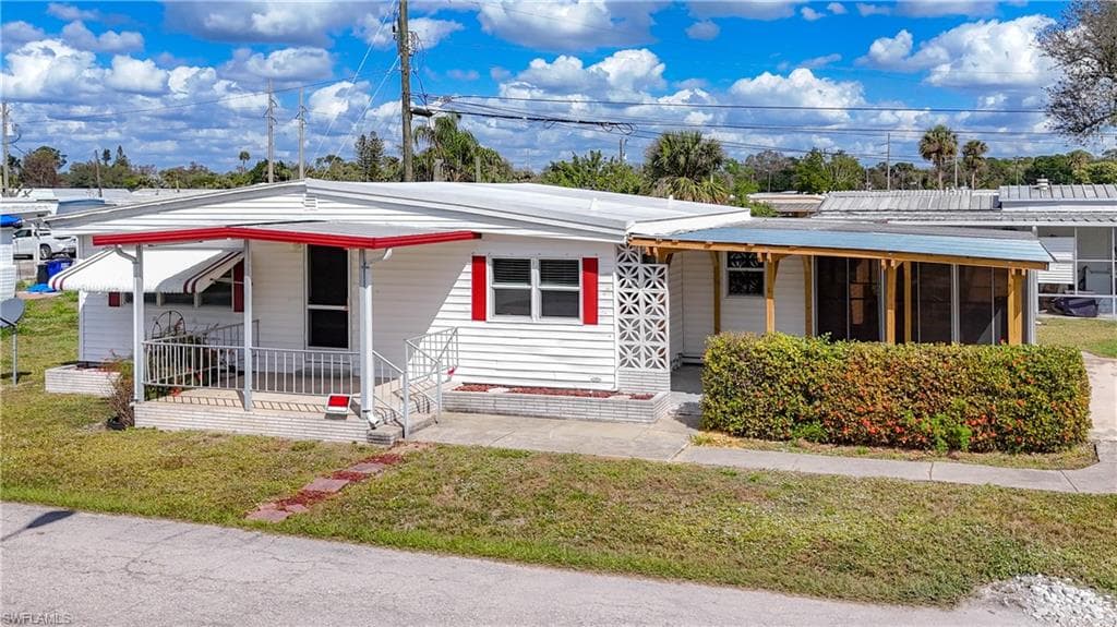 139 Gaslight AVE, NORTH FORT MYERS FL 33917-42