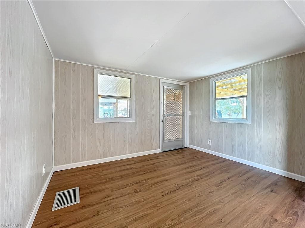 139 Gaslight AVE, NORTH FORT MYERS FL 33917-27