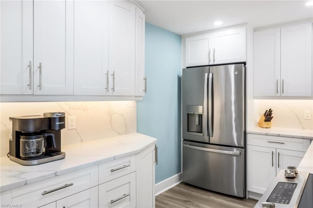 4005 Gulf Shore BLVD N 404-3