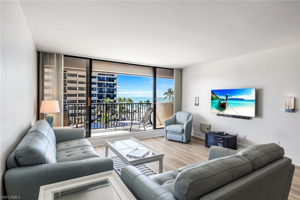 4005 Gulf Shore BLVD N 404-8