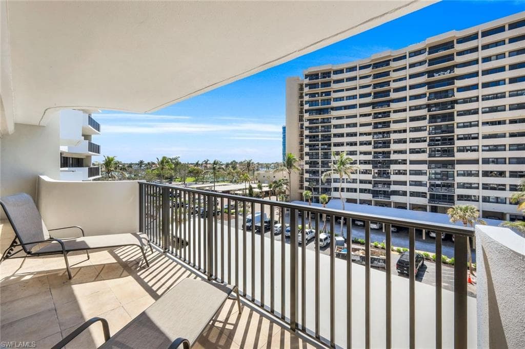 4005 Gulf Shore BLVD N 404-25