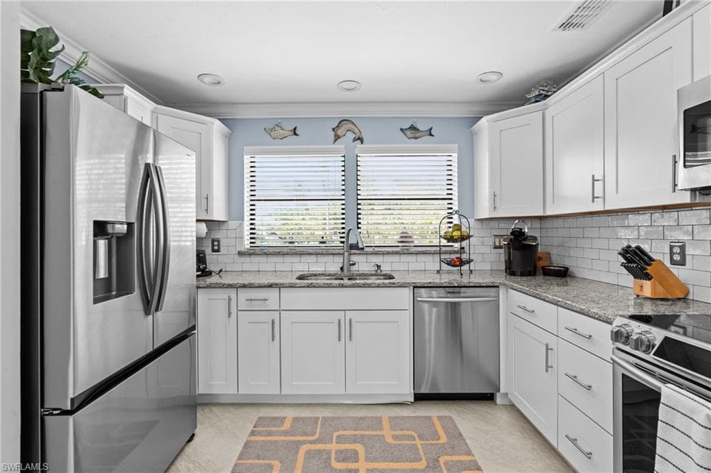 319 Nature View CT, FORT MYERS BEACH FL 33931-8