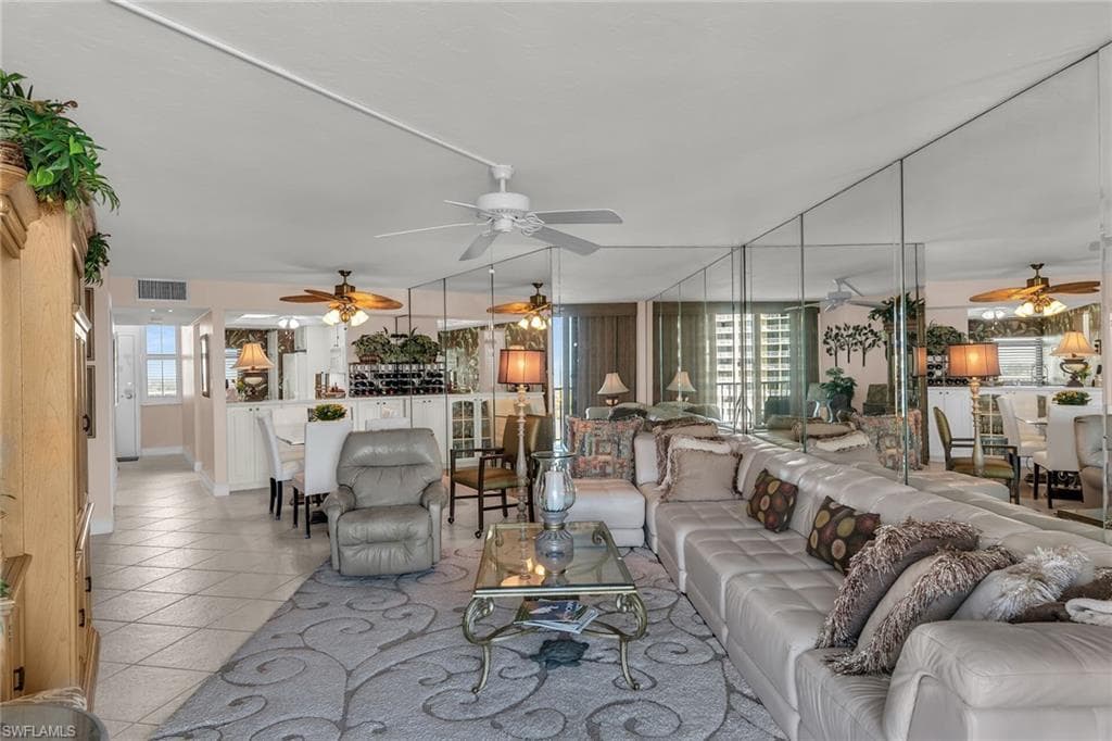 320 Seaview CT 1201-18