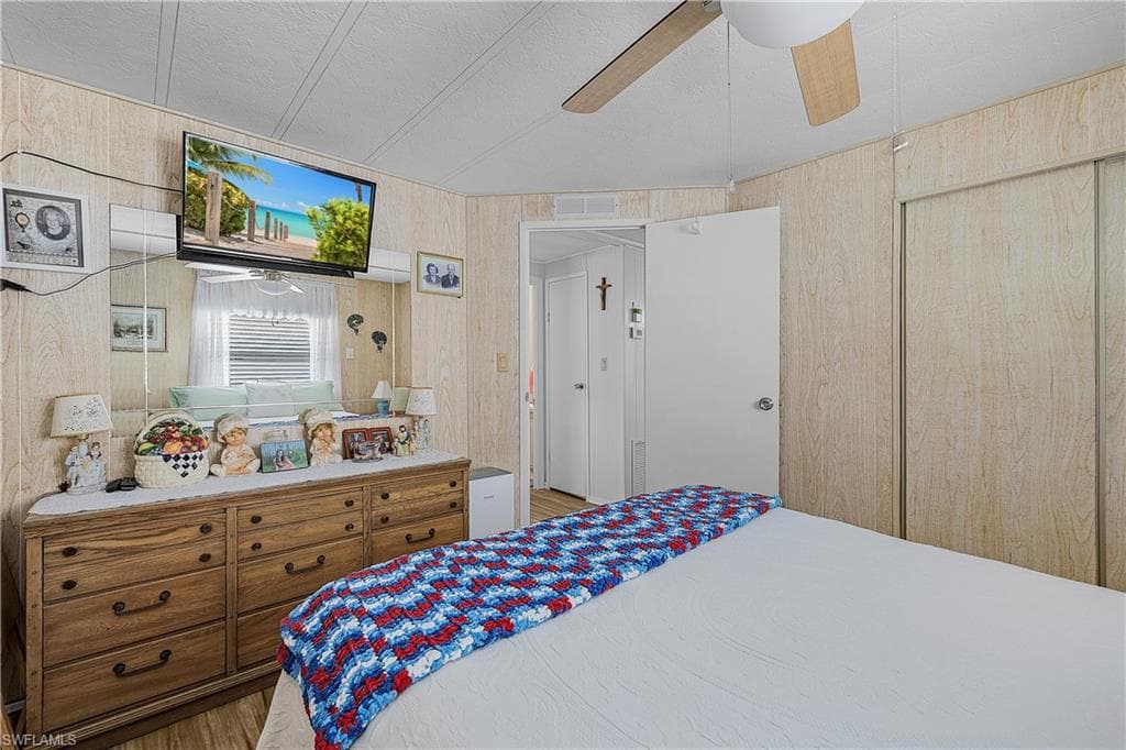 4931 Gulfgate LN-12