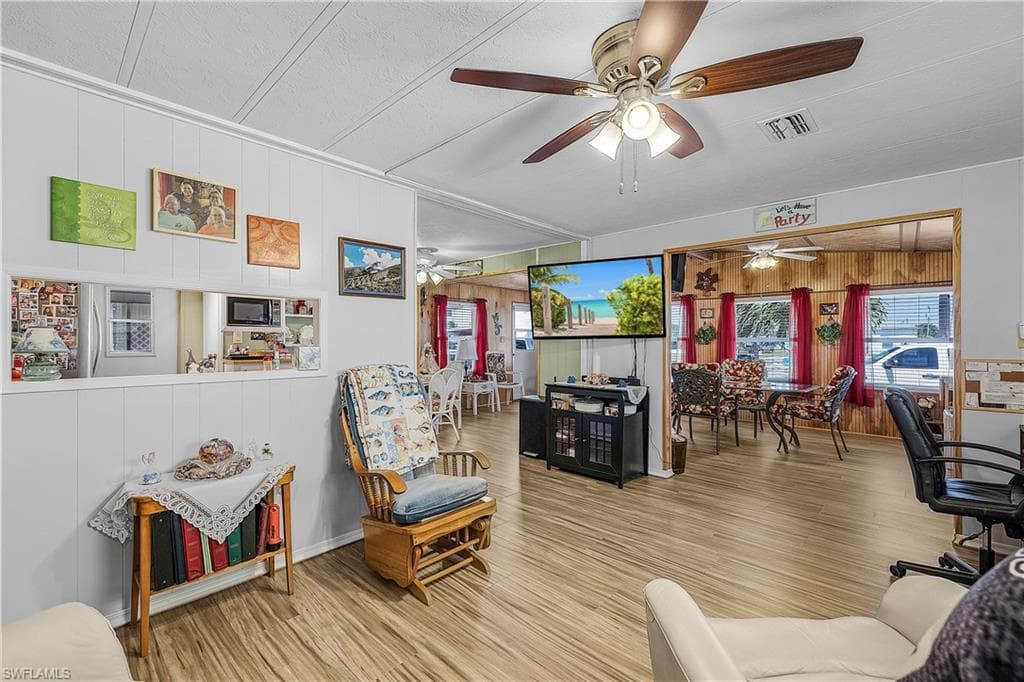 4931 Gulfgate LN-22