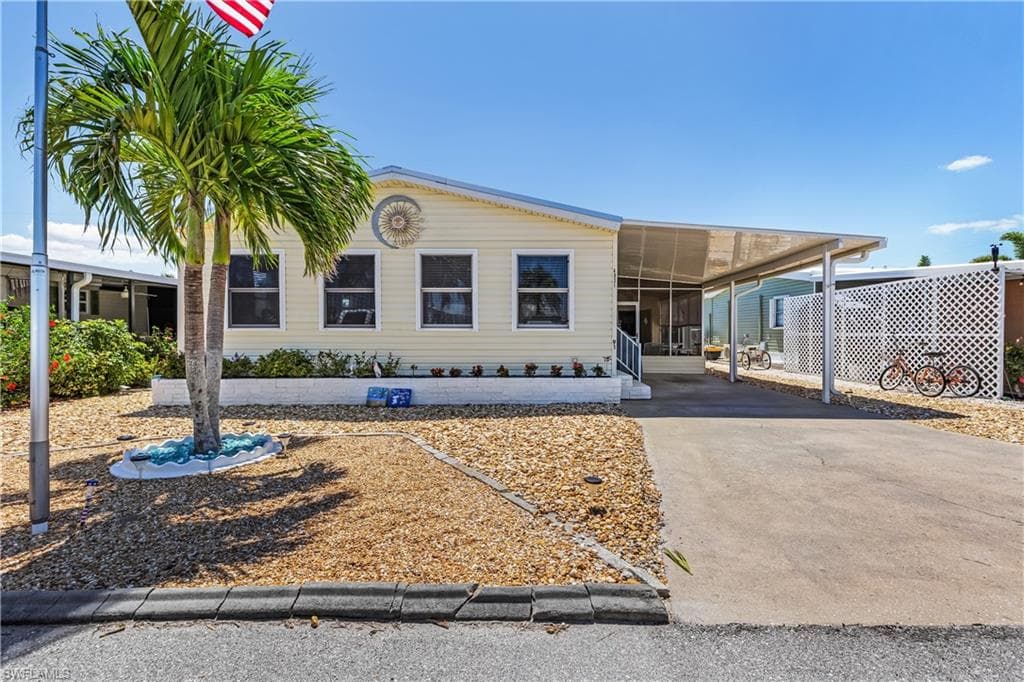 4931 Gulfgate LN-1