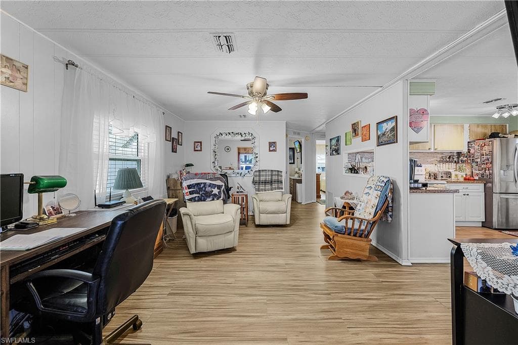 4931 Gulfgate LN-20