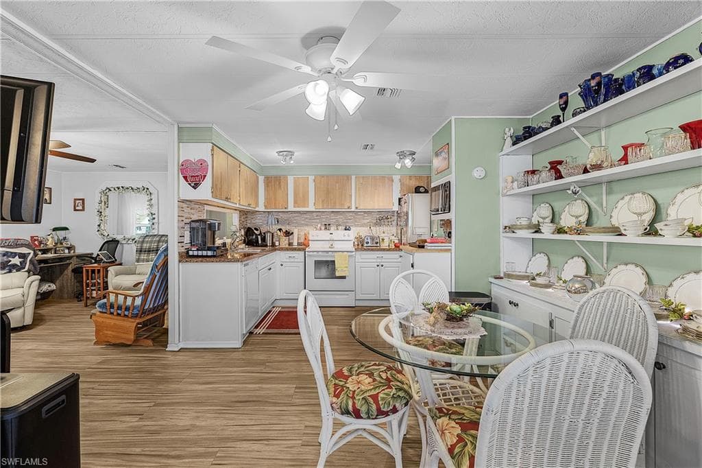 4931 Gulfgate LN-24