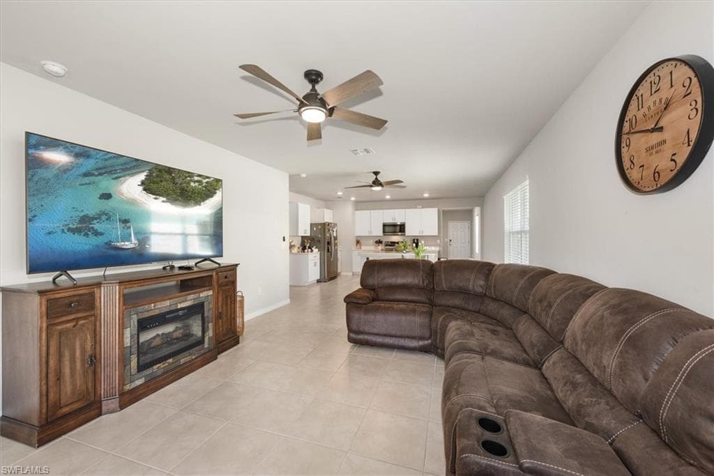 8813 Swell Brooks CT, NORTH FORT MYERS FL 33917-5