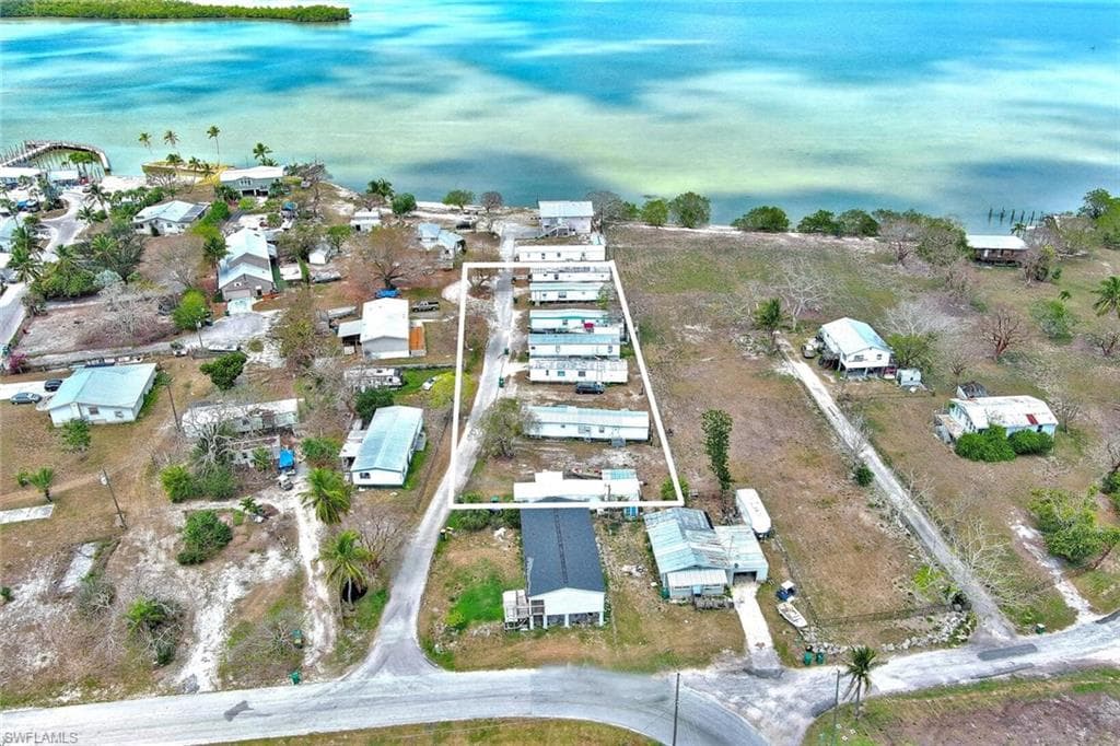 1165 Rewis DR, CHOKOLOSKEE FL 34138-1