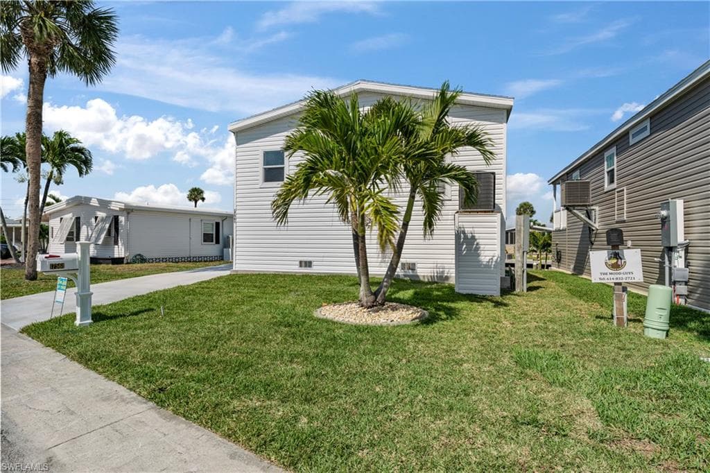 17561 Peppard DR, FORT MYERS BEACH FL 33931-6