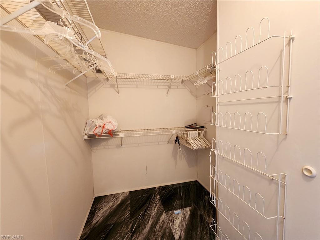 4920 Pinfish LN-12