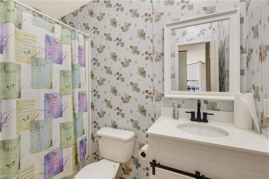 8269 Penny DR, NORTH FORT MYERS FL 33917-15