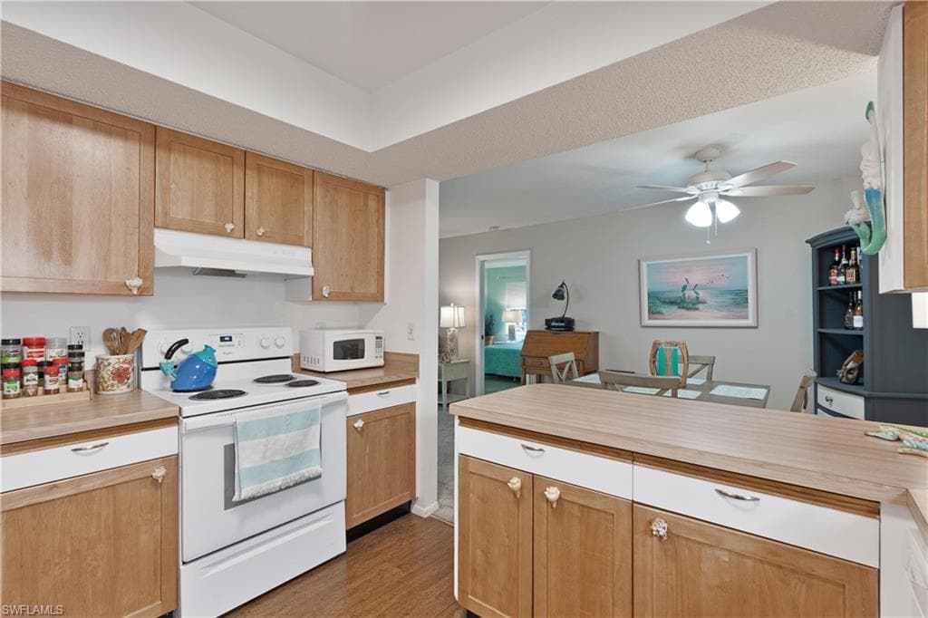 6108 Penny LN, BRADENTON FL 34207-22